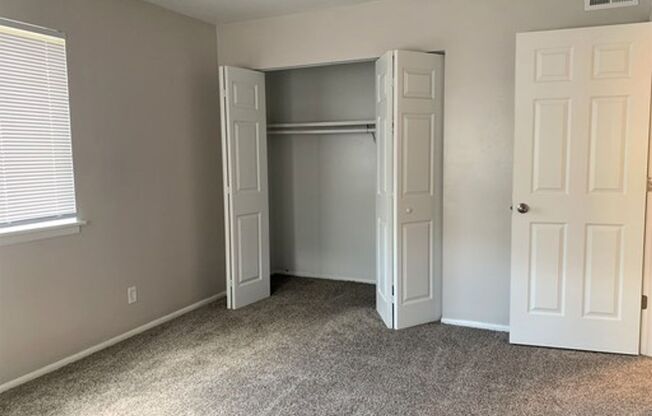 2 beds, 1.5 baths, 835 sqft, $1,085, Unit N-0612