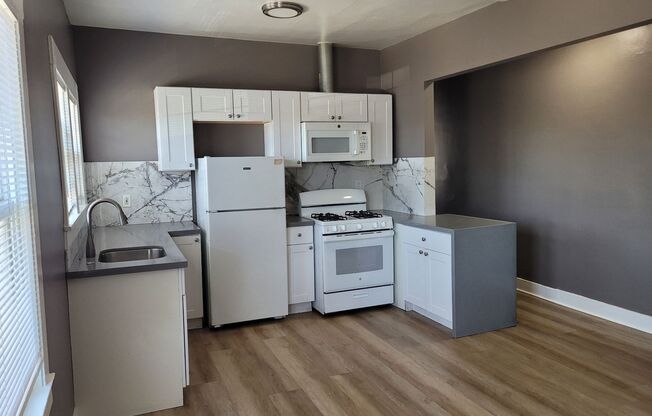 2 beds, 1 bath, $2,600