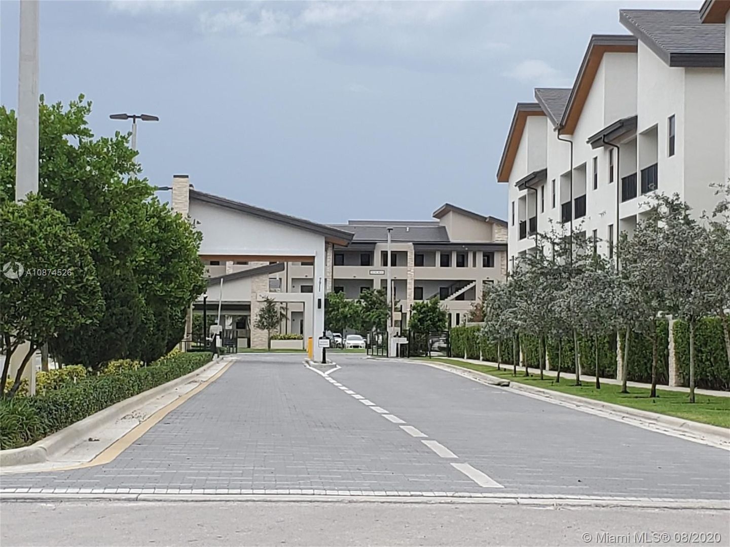 Great Condo unit in Doral