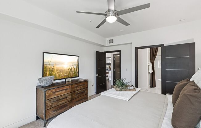 1 bed, 1 bath, 898 sqft, $1,430, Unit 1053