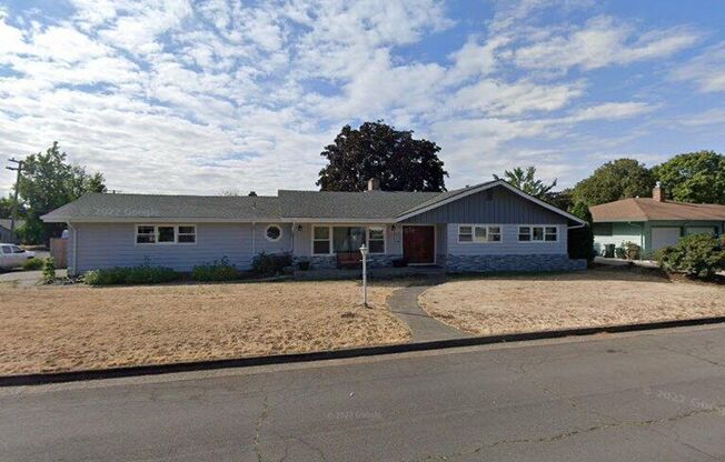 3 bedroom, 2 bath South Albany home