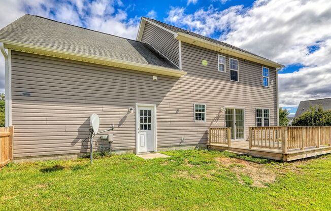 Well maintained 4 bedroom home in Beaufort