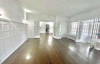 5608 Ridge Ave