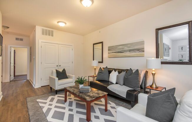 3 beds, 3 baths, 876 sqft, $1,463, Unit Unit 07
