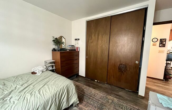 1 bed, 1 bath, $995, Unit 10