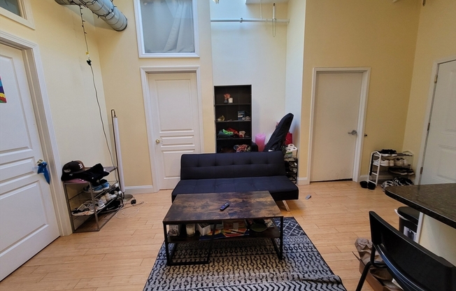 37 Temple Pl