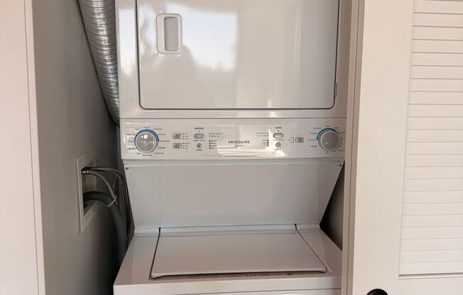 2 beds, 2 baths, 816 sqft, $4,349, Unit 505