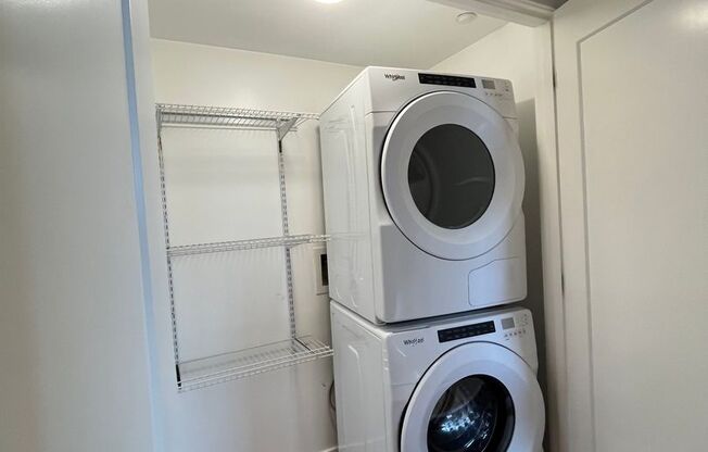 2 beds, 1 bath, 874 sqft, $2,100, Unit 1231