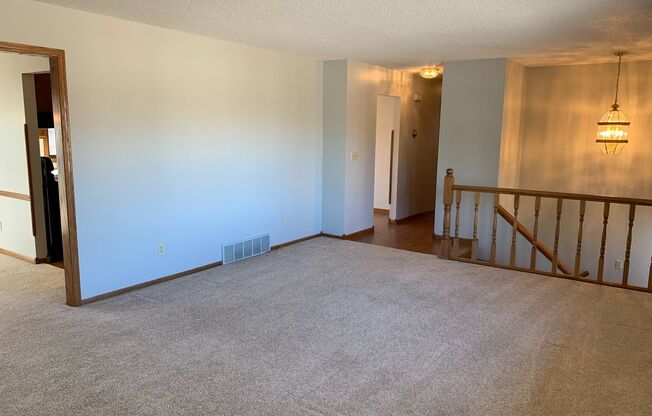 4 Bedroom, 3 Bathroom, 2 Car Garage Home on Quiet Cul-De-Sac for Rent