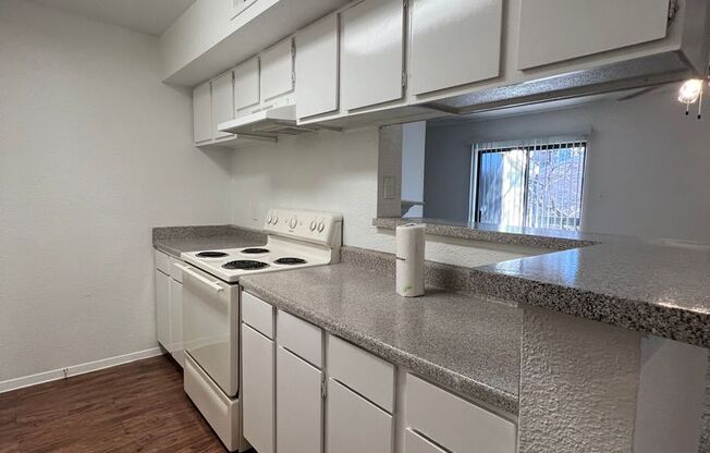 2 beds, 2 baths, 914 sqft, $1,095, Unit 15-206