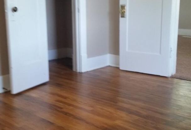 3 beds, 1 bath, $1,500