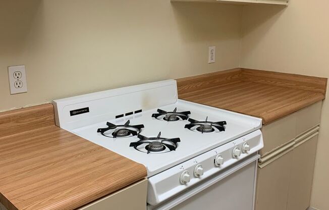 Clean and Spacious Condo, Pasadena