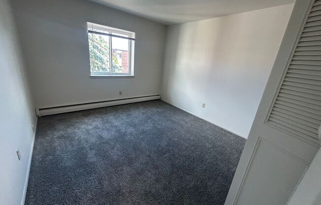 1 bed, 1 bath, $995, Unit 342