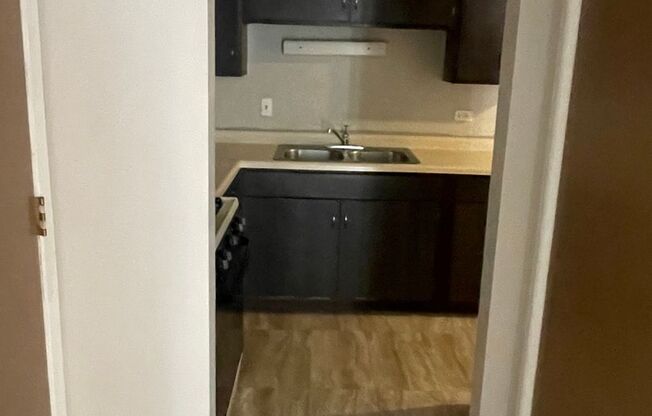 2 beds, 1 bath, 865 sqft, $1,480, Unit Building 7-3A