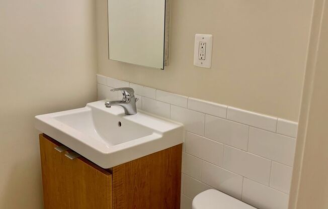 Studio, 1 bath, 440 sqft, $2,450, Unit 0303