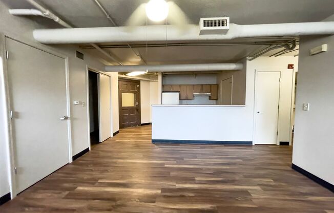 1 bed, 1 bath, 787 sqft, $735, Unit 415