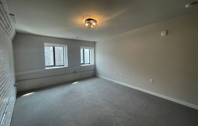 1 bed, 1 bath, 952 sqft, $1,575, Unit Cream City Lofts-205