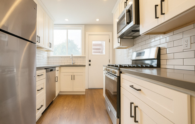 1435-1437 19th Avenue