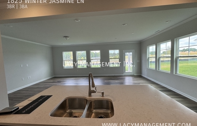 3 beds, 2.5 baths, 1,958 sqft, $2,195