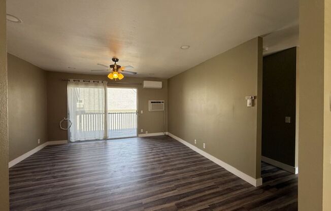 Cozy 2 bedroom, 2 bathroom town home in Woodbridge Irvine!