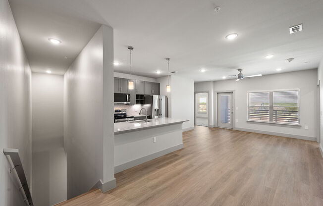 2 beds, 2 baths, 1,314 sqft, $2,325