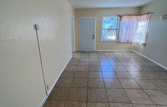 2 beds, 1 bath, 800 sqft, $1,995, Unit 553