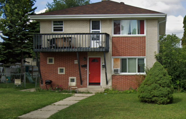 5721 N. 90th St.