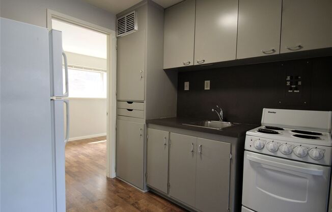 1 bed, 1 bath, 393 sqft, $1,150, Unit 214