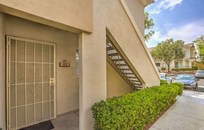 Beautiful Remodeled Condo located on the First floor with 2 bedrooms!