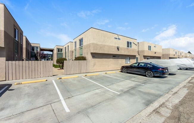 Large 2 bedroom Apartment in Clairemont