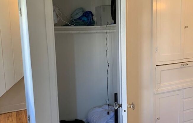 Studio, 1 bath, 325 sqft, $1,425, Unit #D