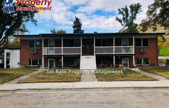 1300 W BELLA ST