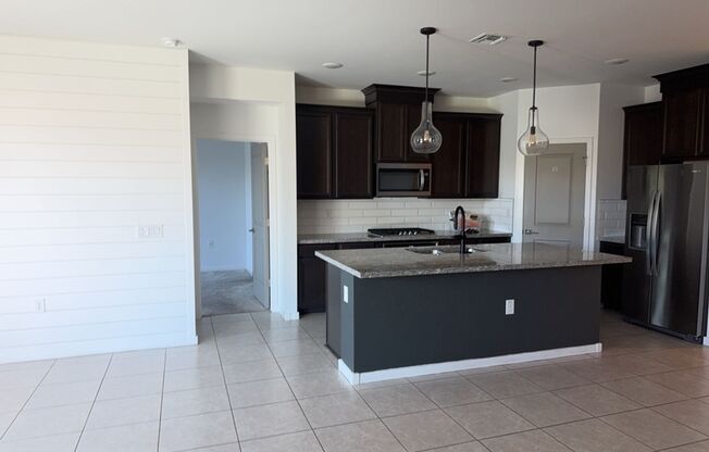 GORGEOUS MARLEY PARK 4 BEDROOM WITH TURF BACKYARD, COMM POOL/SPLASH PAD, PARKS, SPORT COURT