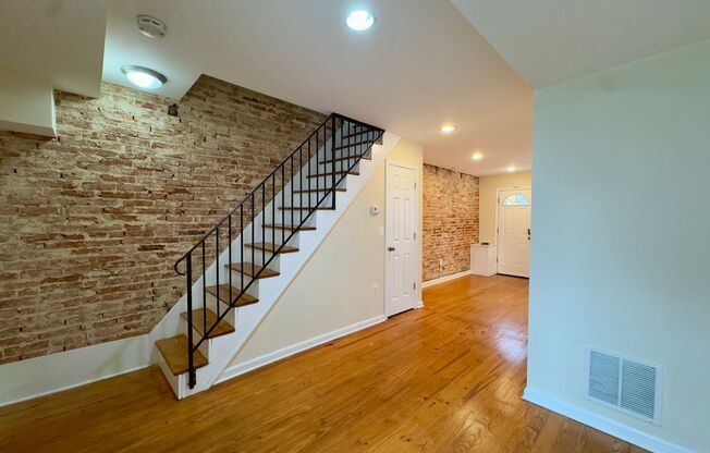 Charming 2 Bedroom/2 Bathroom Townhome in Upper Fells Point, MD!