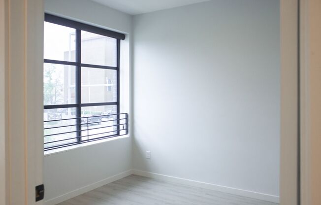 2 beds, 2 baths, 730 sqft, $1,525, Unit 206