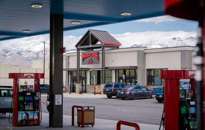 2 beds, 1 bath, 700 sqft, $1,249, Unit 01