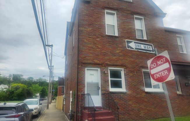 732 Idlewood Avenue (Full Service)