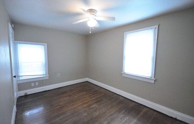 3 beds, 1 bath, $1,650, Unit 385