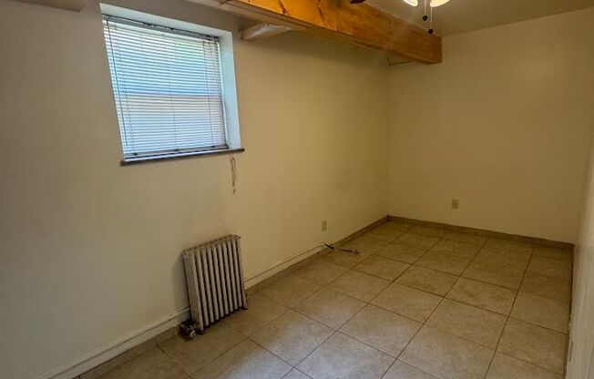 3 beds, 2 baths, $2,325, Unit 114B