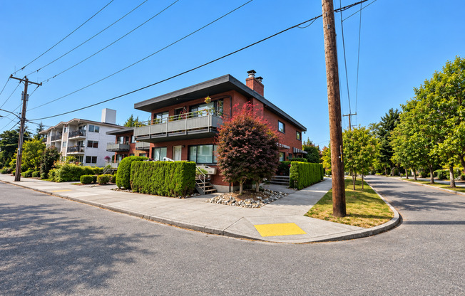 7511 Apartments