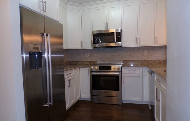 2 beds, 2 baths, 1,231 sqft, $3,100, Unit 214