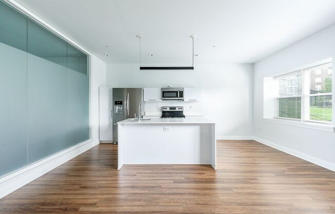 1 bed, 1 bath, 764 sqft, $1,743, Unit GL-15