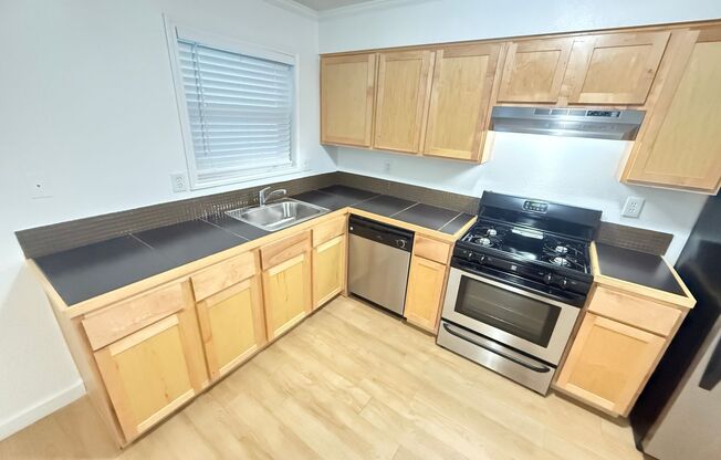 2 beds, 2 baths, 989 sqft, $1,475, Unit PEN-203A