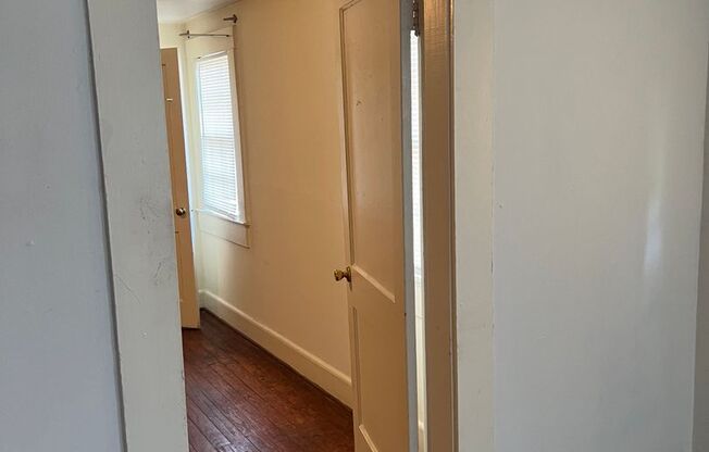 2 beds, 1 bath, $950