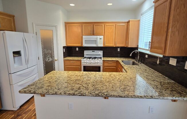 EPIC REA: 3 Bed/2.5 Bath Modern Comfort in a Prime Fairfield Location!