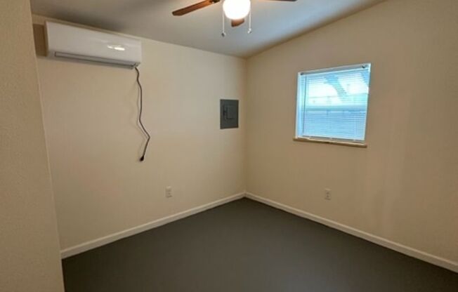 2 beds, 1 bath, $1,195, Unit Apt A