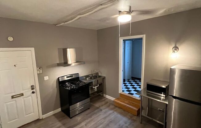 Studio, 1 bath, $1,100, Unit G2