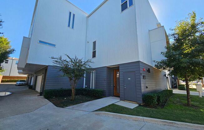 Minutes from Downtown, Uptown, Henderson, Lower Greenville, Fair Park