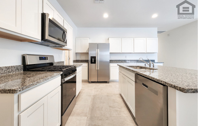 3Bed/2Bath House in Maricopa! Ready for Immediate Move-In!