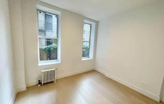 514 E 12 ST